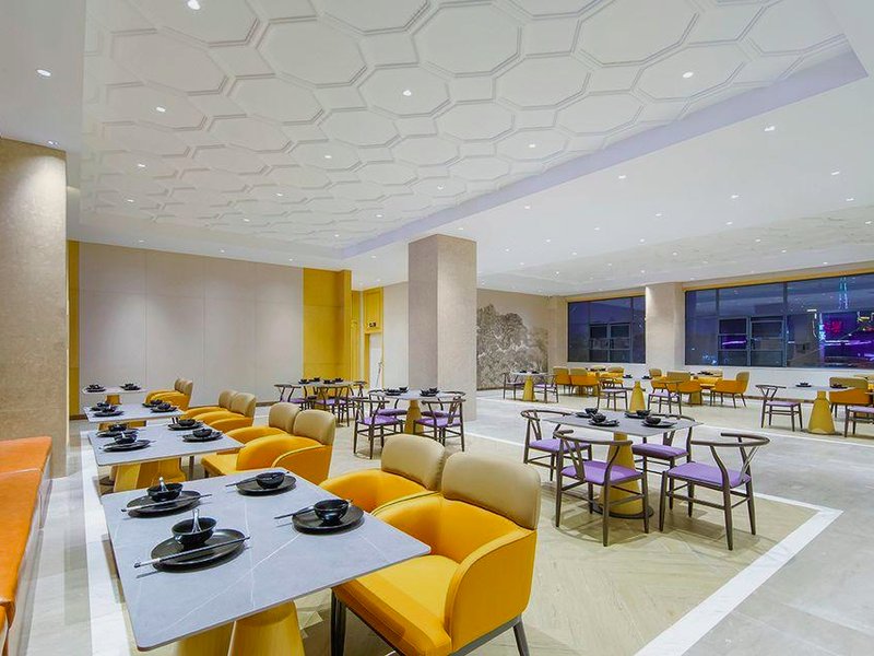 Vienna International Hotel (Lingbao Jincheng Dadao Shifu)の写真
