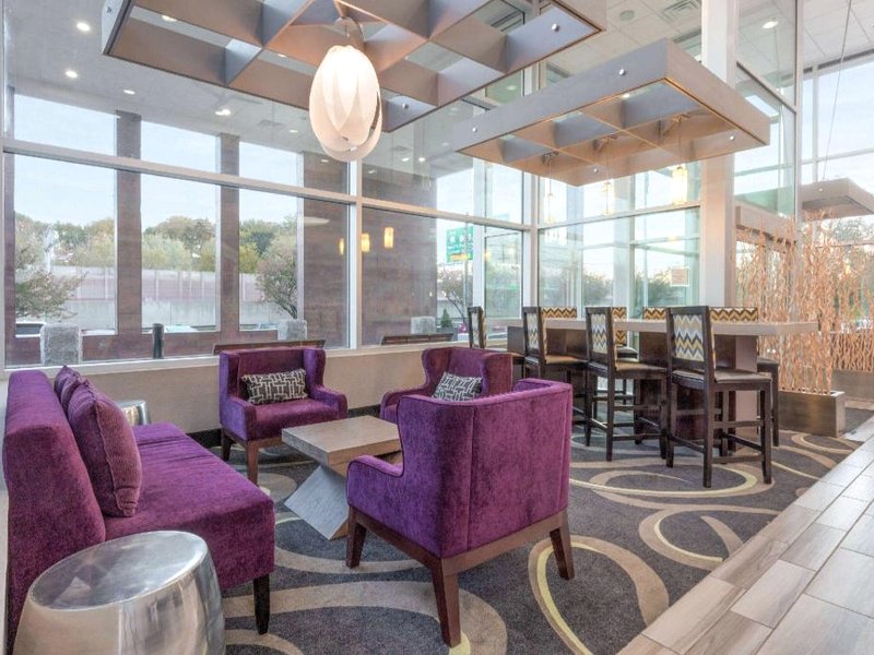La Quinta Inn & Suites by Wyndham Clifton/Rutherfordの写真
