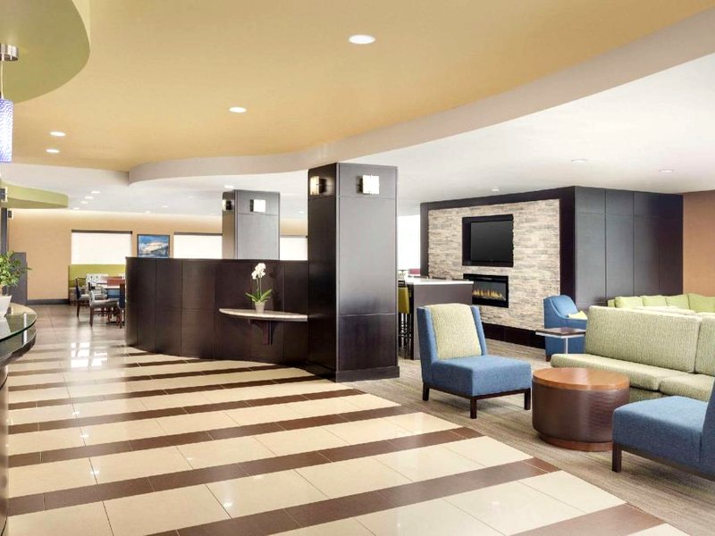 コンフォート スイーツ レーク シティ (Comfort Suites Lake City)の写真