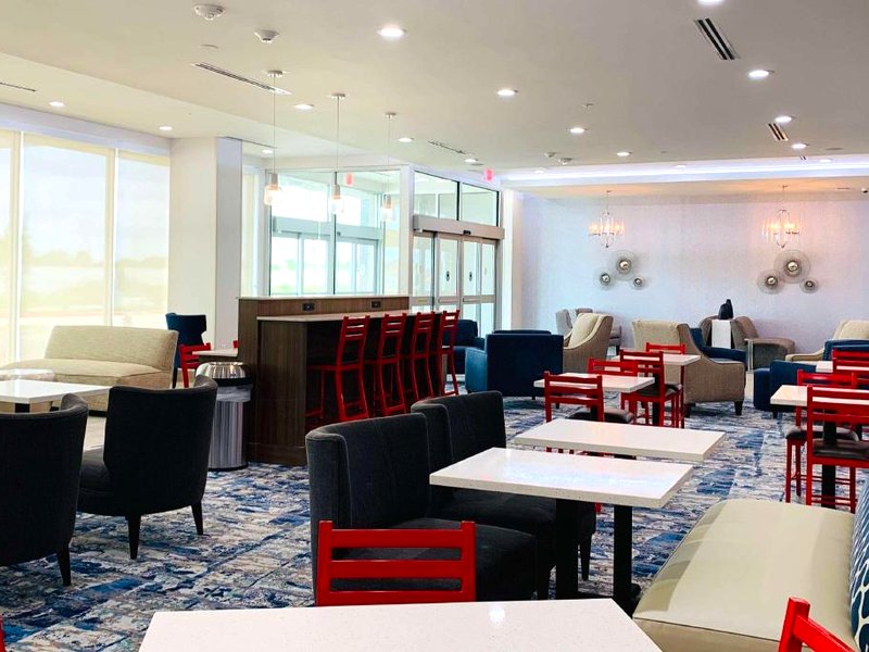 La Quinta Inn and Suites by Wyndham - Red Oak TX IH-35Eの写真