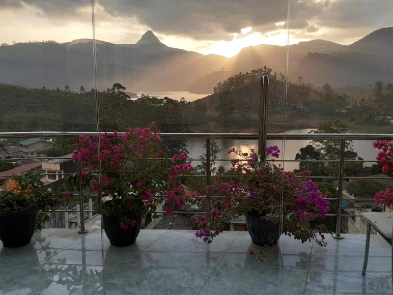 DAM HOUSE (Near Adams Peak)の写真