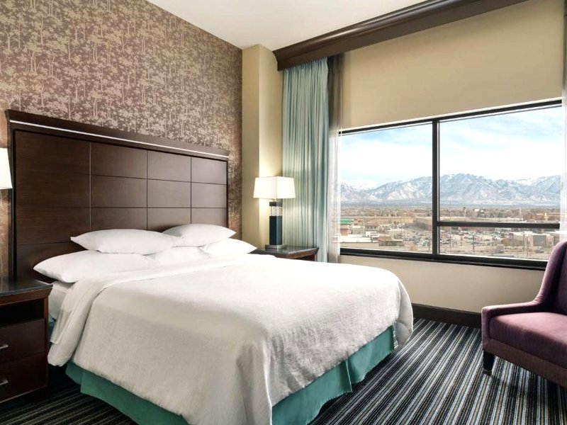 エンバシー スイーツ バイ ヒルトン ソルト レイク ウエスト バレー シティ (Embassy Suites by Hilton Salt Lake West Valley City)の写真