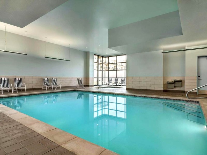 エンバシー スイーツ バイ ヒルトン ソルト レイク ウエスト バレー シティ (Embassy Suites by Hilton Salt Lake West Valley City)の写真