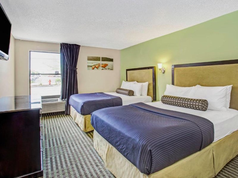 Days Inn by Wyndham Great Lakes Naval Baseの写真