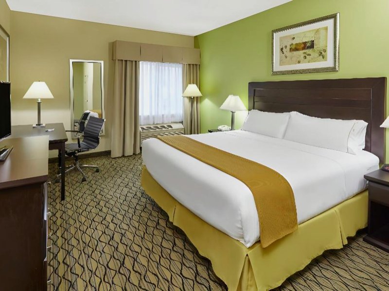 Holiday Inn Express Hotel & Suites Chicago-Libertyville By IHGの写真