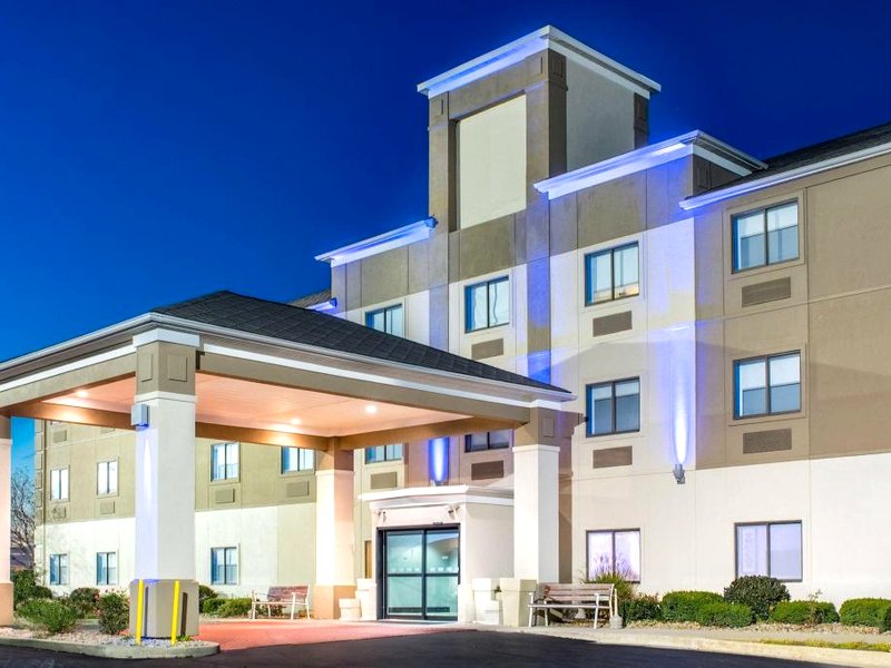 ホリデイ イン エクスプレス ホテル ハウ / スタージス バイ IHG (Holiday Inn Express Hotel Howe / Sturigs By IHG)の写真
