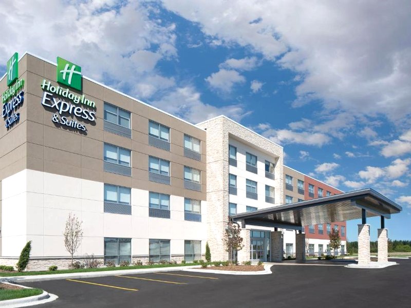 Holiday Inn Express And Suites Elkhorn - Lake Geneva Area By IHGの写真