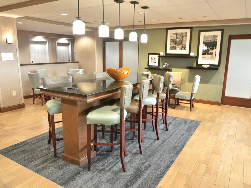 Hampton Inn Fort Payneの写真