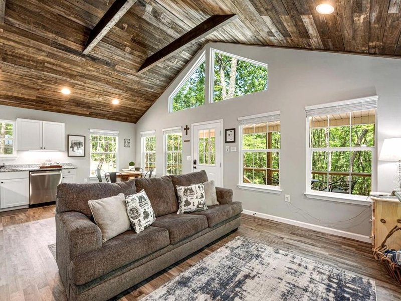 Idilic Cozy Rustic Cabin in Fort Payne, Alabamaの写真
