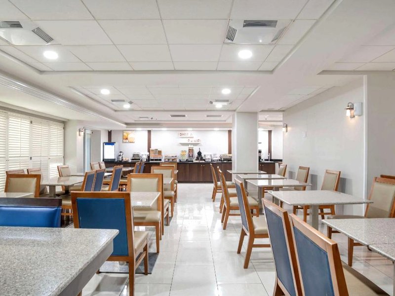 コンフォート イン & スイーツ ニューオーリンズ エアポート ノース (Comfort Inn & Suites New Orleans Airport North)の写真