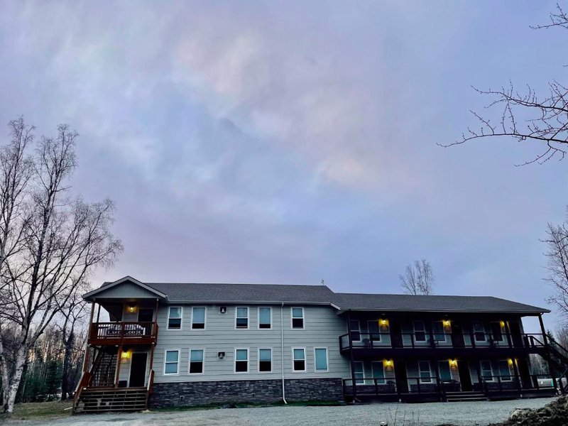 Alaska Lake + Lodge at Longmereの写真