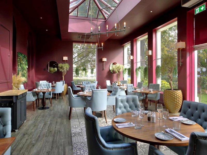 クイーンズホテルチェルトナム (Queens Hotel Cheltenham)の写真
