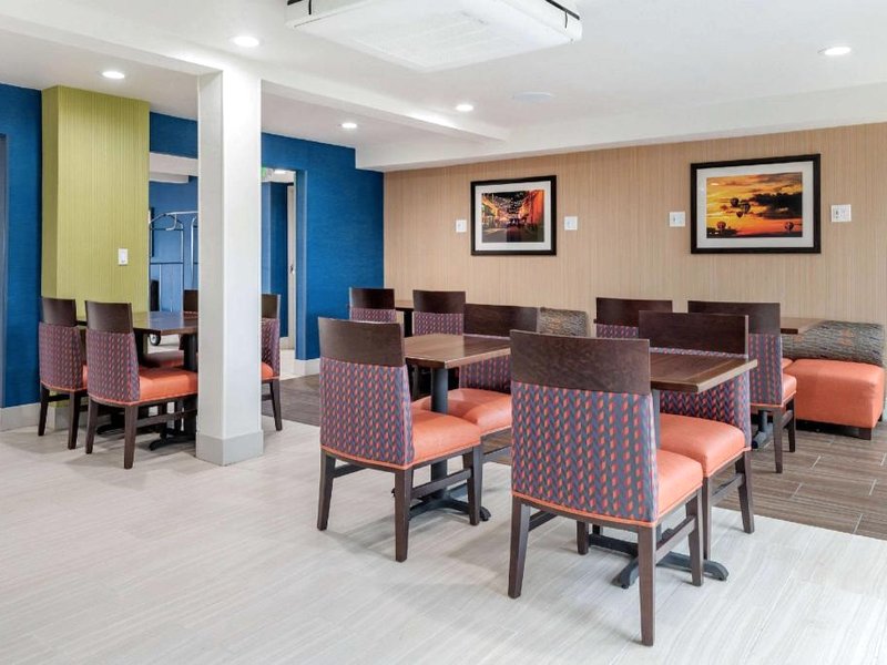 Comfort Inn & Suites Tigard near Washington Squareの写真