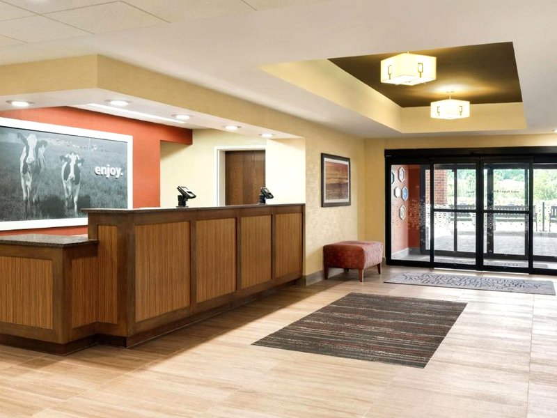 Hampton Inn by Hilton West Des Moines Lake Driveの写真