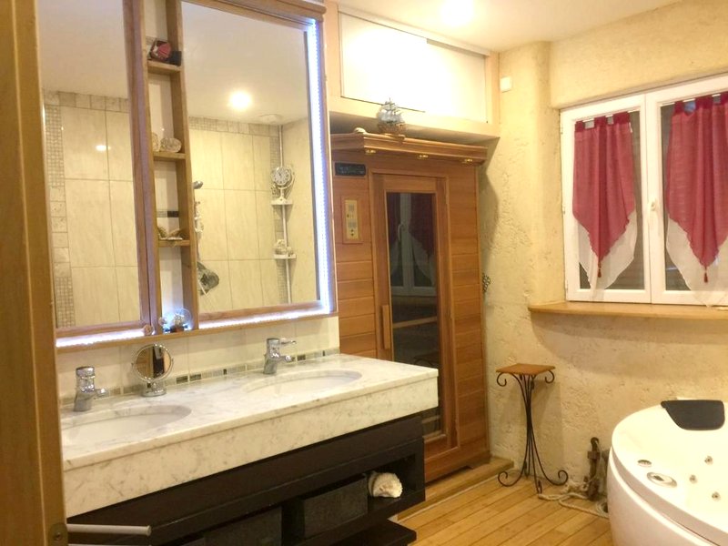 Appartement charmant avec piscine privée à Catonvielle (120 m²) (Appartement charmant avec piscine privee a Catonvielle (120 m²))の写真