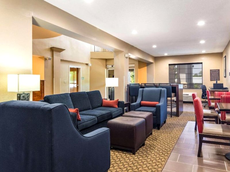 コンフォート スイーツ (Comfort Suites)の写真