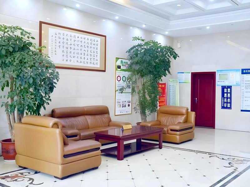 グリーンツリー イン シーヤン マオジエン ディストリクト シャンハイ ロード ホテル (GreenTree Inn ShiYan Maojian District Shanghai Road Hotel)の写真