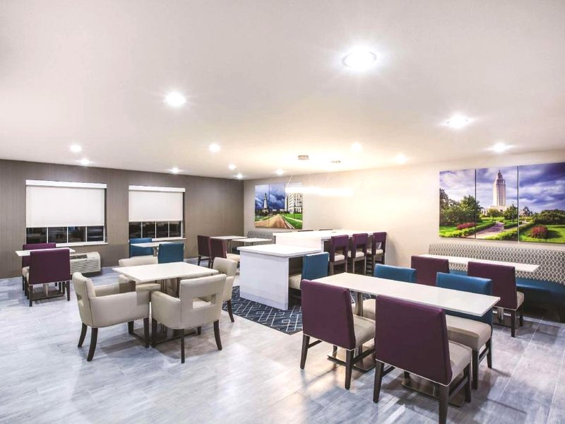 ラ キンタ イン&スイーツ バイ ウィンダム ウォーカー デナム スプリングス (La Quinta Inn & Suites by Wyndham Walker - Denham Springs)の写真