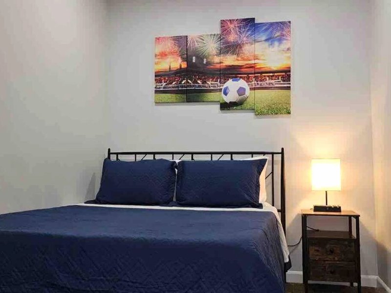 Two bedrooms with parking & washer/dryerの写真