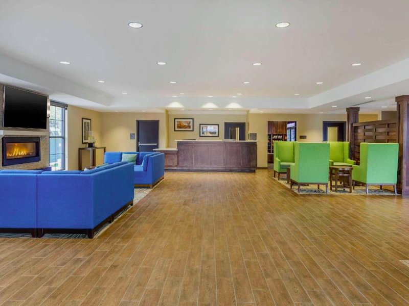 コンフォート イン & スイーツ スケネクタディ -スコシア (Comfort Inn & Suites Schenectady -Scotia)の写真