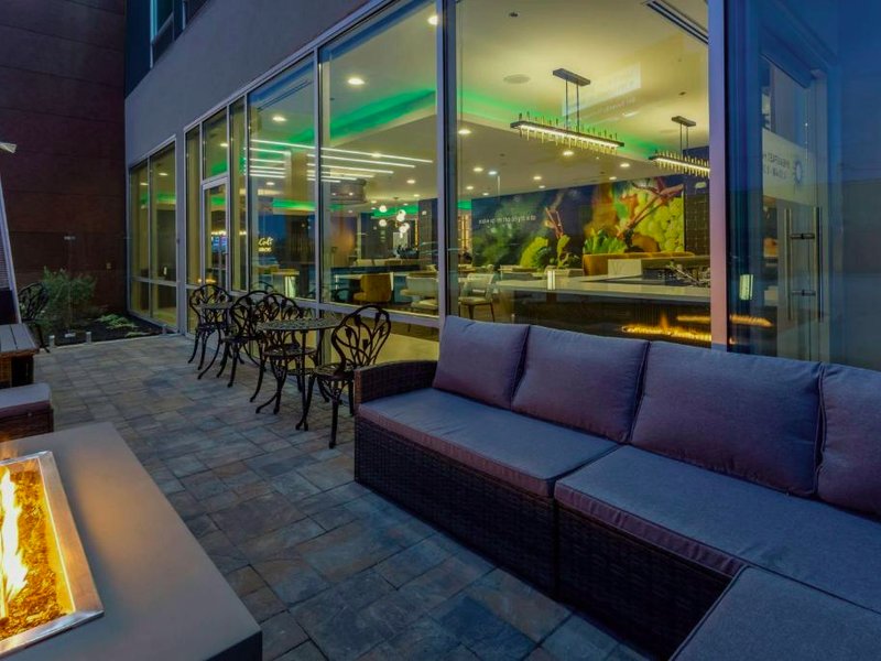 La Quinta Inn & Suites by Wyndham Galt Lodi Northの写真