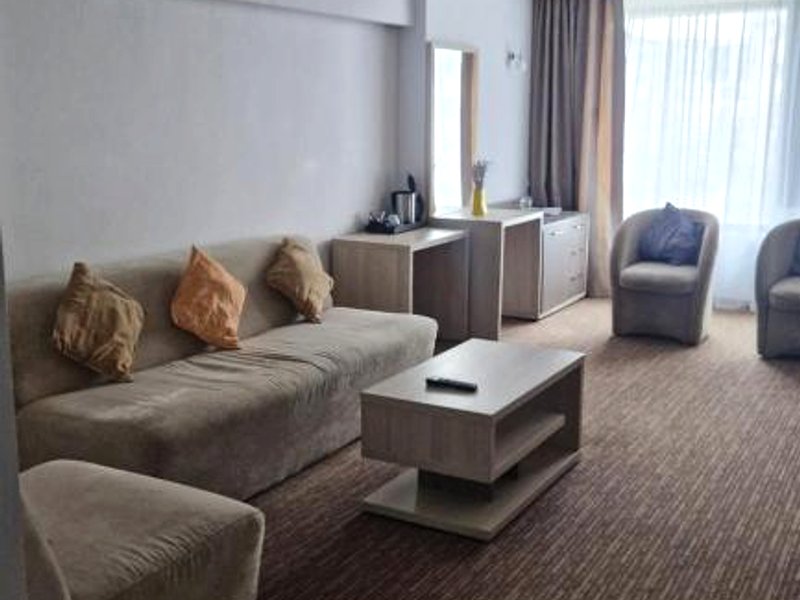 CITY HOTEL & LOUNGEの写真