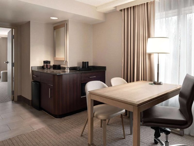 Embassy Suites by Hilton Cleveland Rocksideの写真