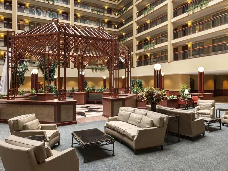 Embassy Suites by Hilton Cleveland Rocksideの写真