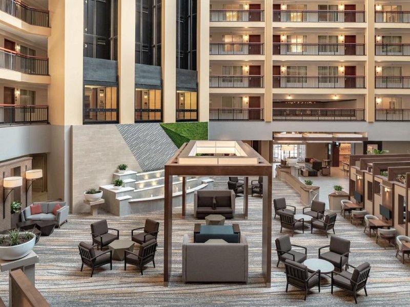 Embassy Suites by Hilton Cleveland Rocksideの写真