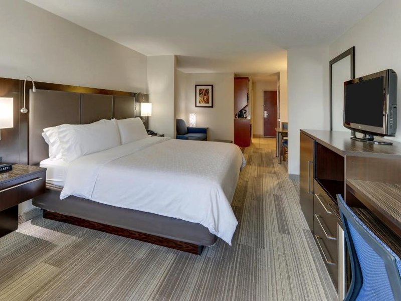 Holiday Inn Express Hotel & Suites Dayton-Centerville By IHGの写真