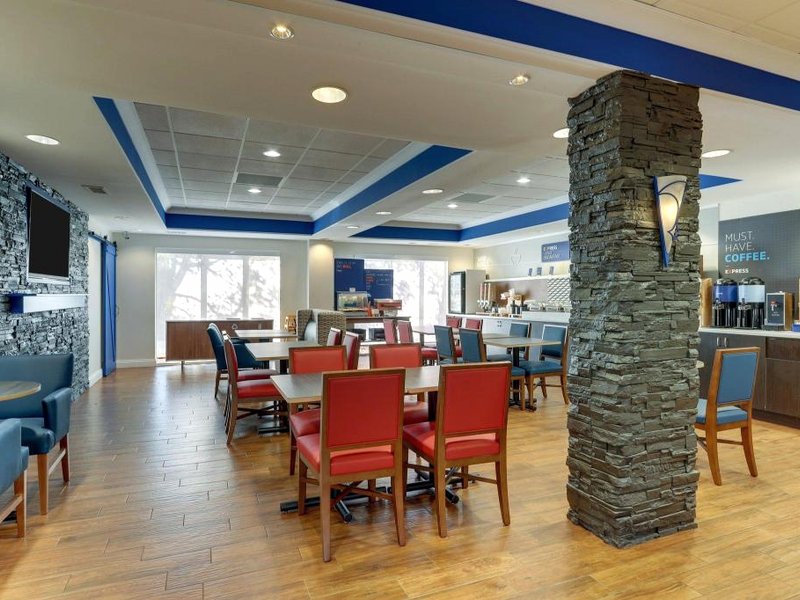 Holiday Inn Express Hotel & Suites Dayton-Centerville By IHGの写真