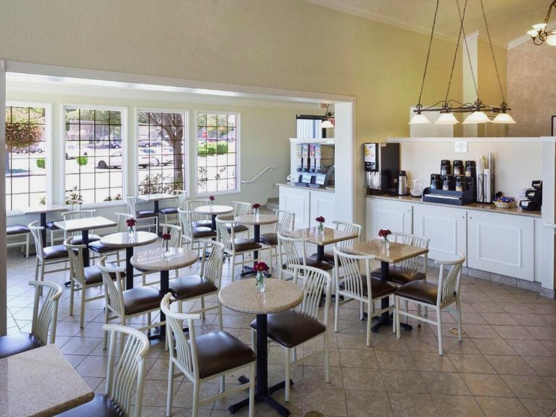 ザ マリーナ イン オン サンフランシスコ ベイ (The Marina Inn on San Francisco Bay)の写真