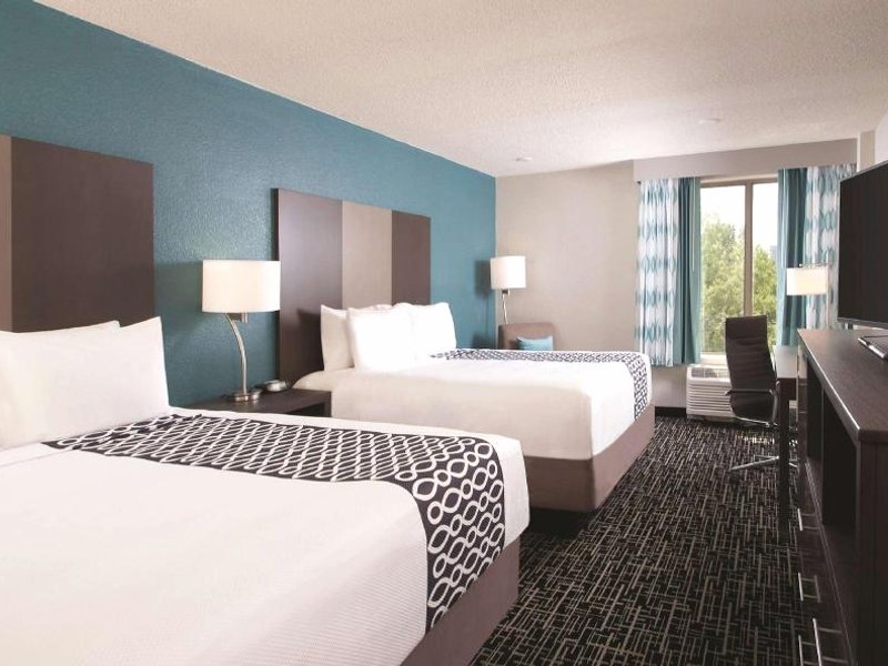 ラ キンタ イン & スイーツ バイ ウィンダム アトランタ エアポート ノース (La Quinta Inn & Suites by Wyndham Atlanta Airport North)の写真