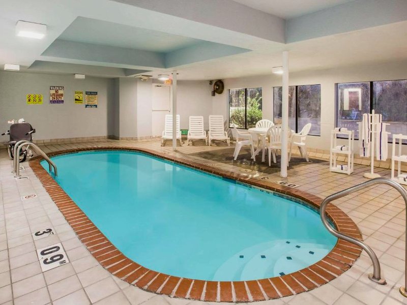 デイズ イン バイ ウィンダム ブルー スプリングス (Days Inn by Wyndham Blue Springs)の写真