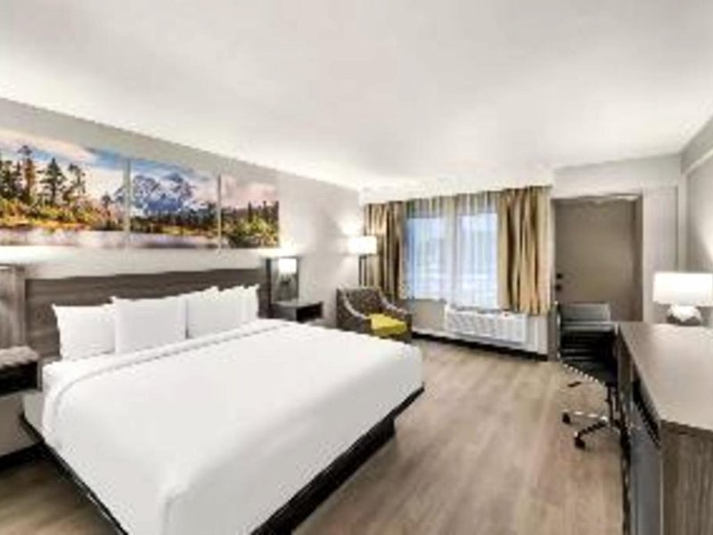 Days Inn & Suites Rhinelanderの写真