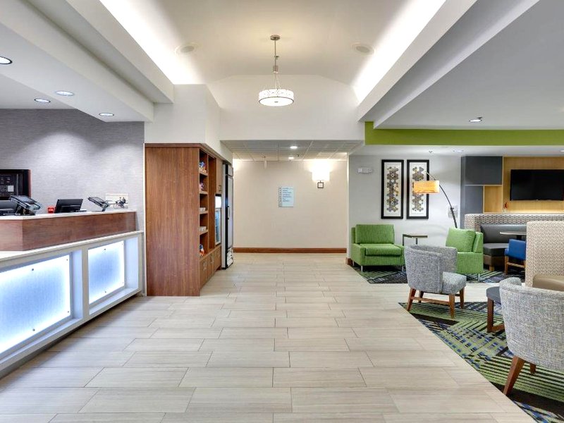 Holiday Inn Express & Suites Mitchell By IHGの写真