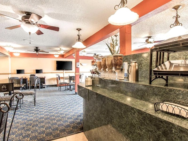ブレントウッド イン クリントン (Brentwood Inn Clinton)の写真