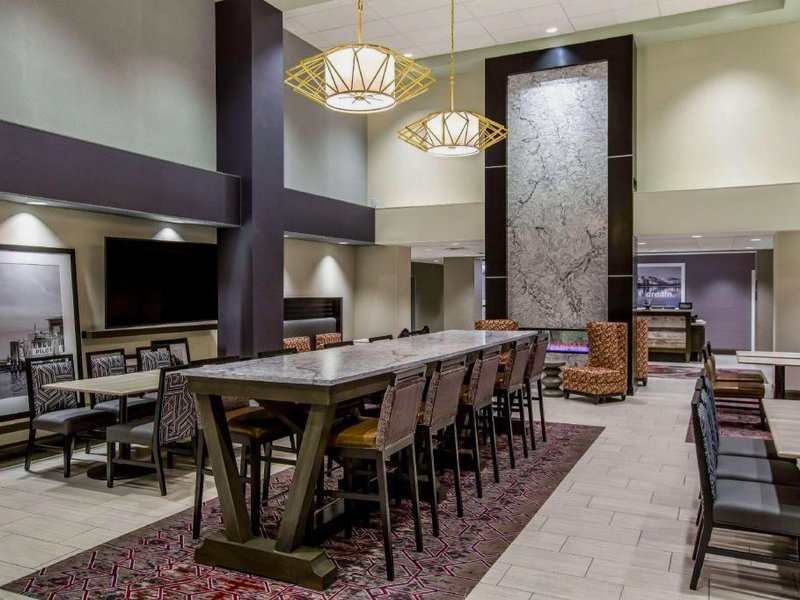 ハンプトン イン&スイーツ リノ スパークス (Hampton Inn & Suites Reno/Sparks)の写真