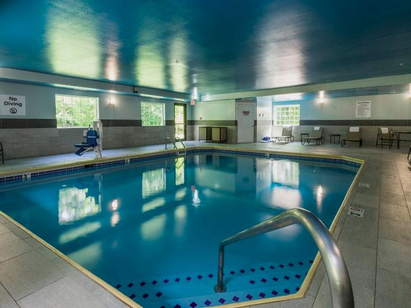 ホリデイ イン エクスプレス ＆ スイーツ カーメル ノース ウェストフィールド バイ IHG (Holiday Inn Express & Suites Carmel North – Westfield By IHG)の写真