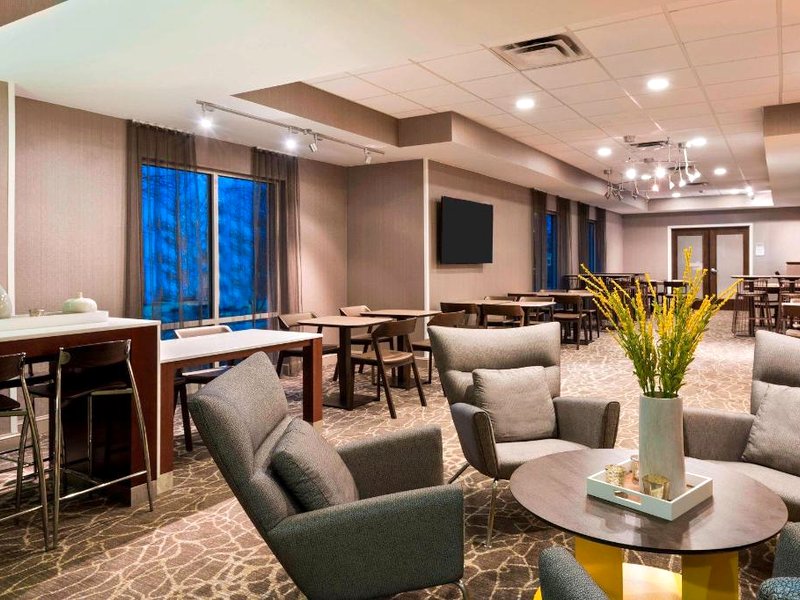 スプリングヒル スイーツ インディアナポリス カーメル (SpringHill Suites Indianapolis Carmel)の写真