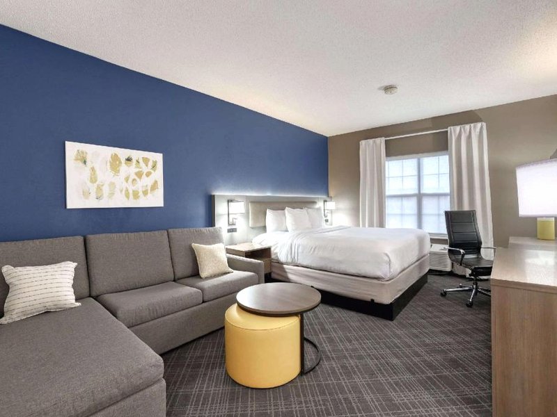 コンフォート スイーツ ミルウォーキー エアポート (Comfort Suites Milwaukee Airport)の写真