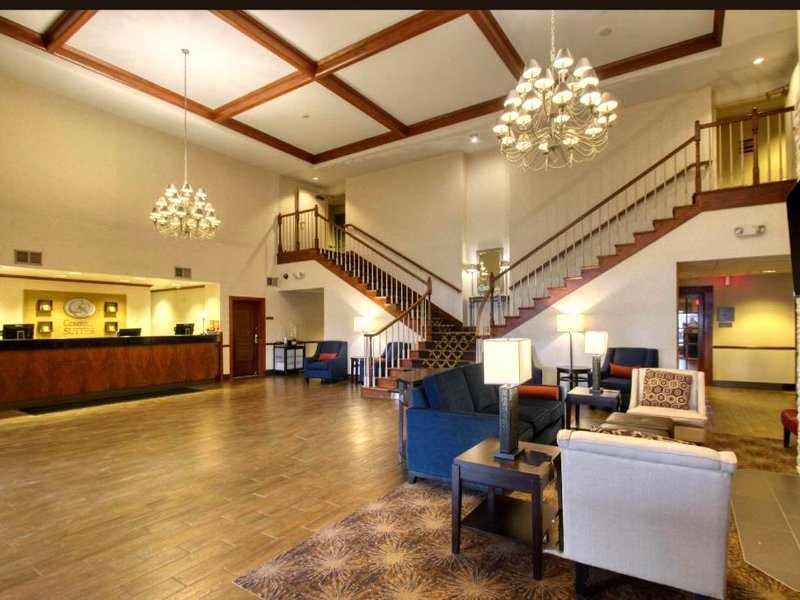 コンフォート スイーツ ミルウォーキー エアポート (Comfort Suites Milwaukee Airport)の写真