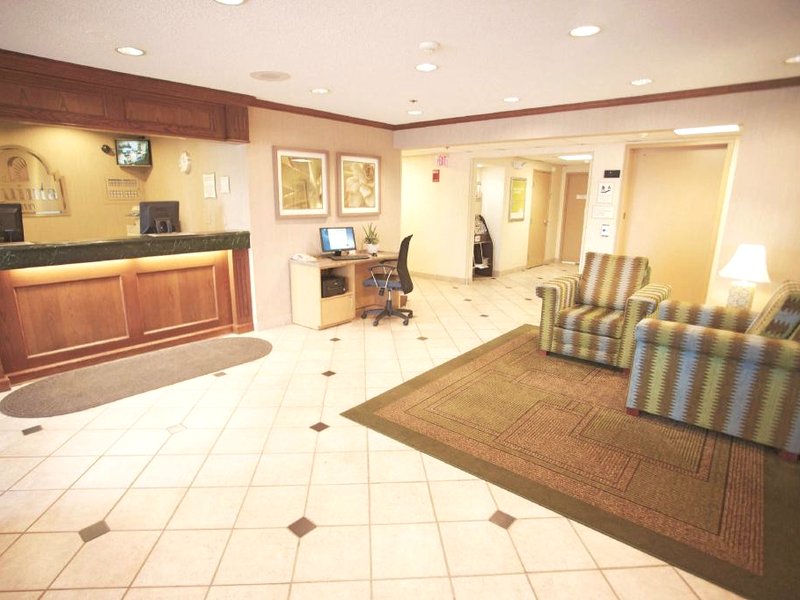 ラ キンタ イン バイ ウィンダム ミルウォーキー エアポート / オーク クリーク (La Quinta Inn by Wyndham Milwaukee Airport / Oak Creek)の写真