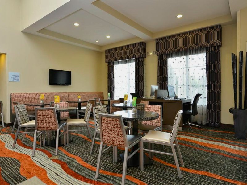 Holiday Inn Express Boston/Milford By IHGの写真