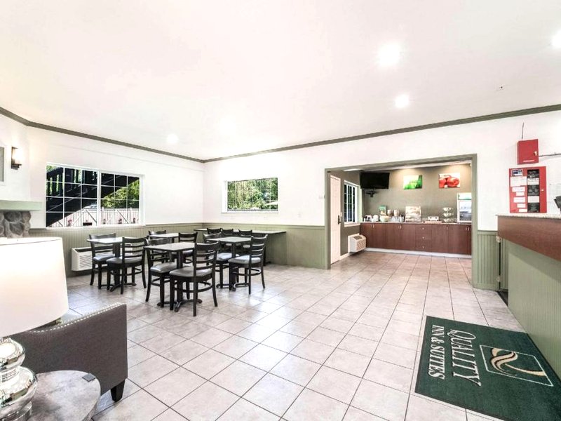Quality Inn & Suites Bainbridge Islandの写真