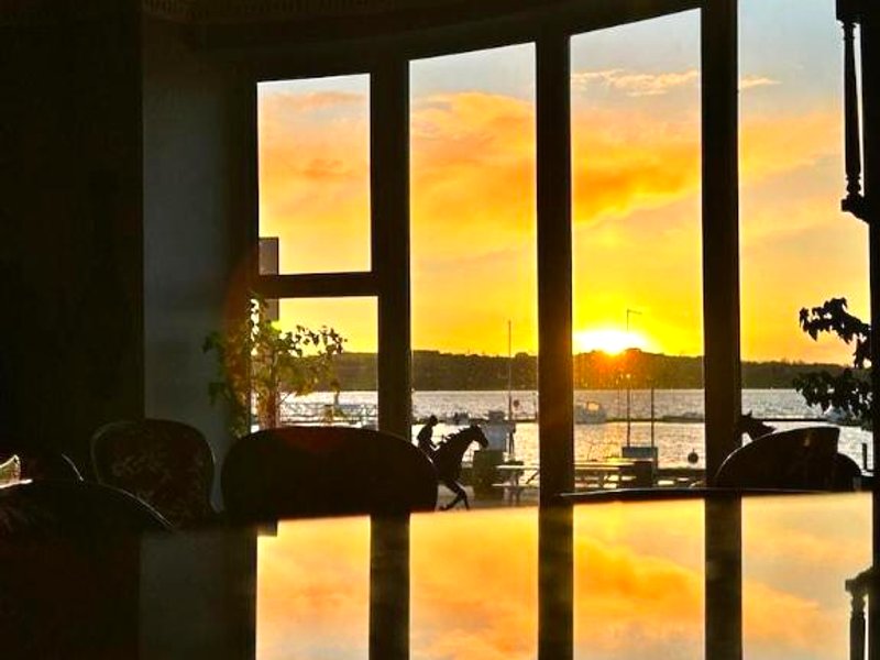 Lakeside Manor Hotelの写真