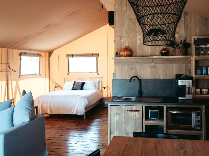 the YellowBoxWood Heathcote - Echidna Ridge and Emu Valley Tents x 2の写真