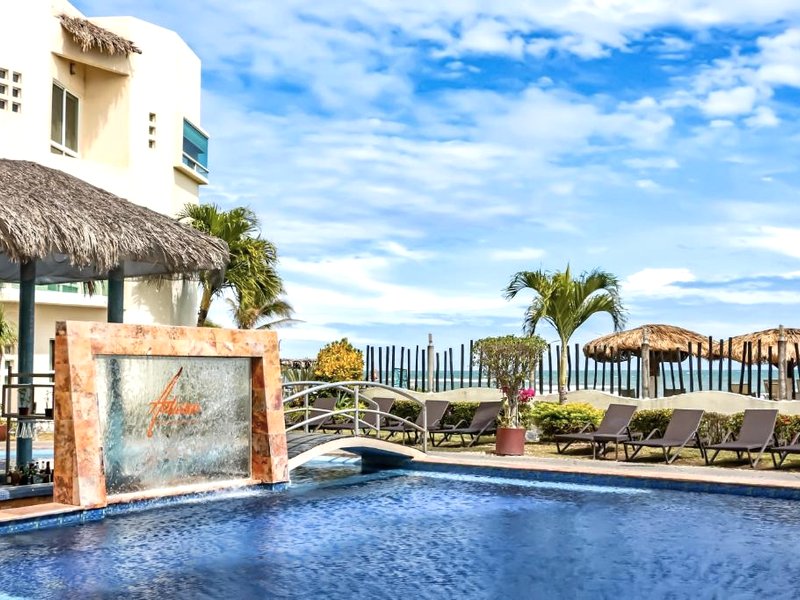 Artisan Family Hotels and Resort Collection Playa Esmeraldaの写真