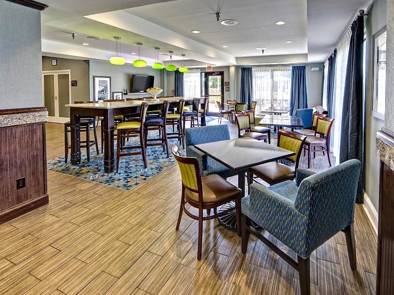 ハンプトン イン ローリンバーグ (Hampton Inn Laurinburg)の写真