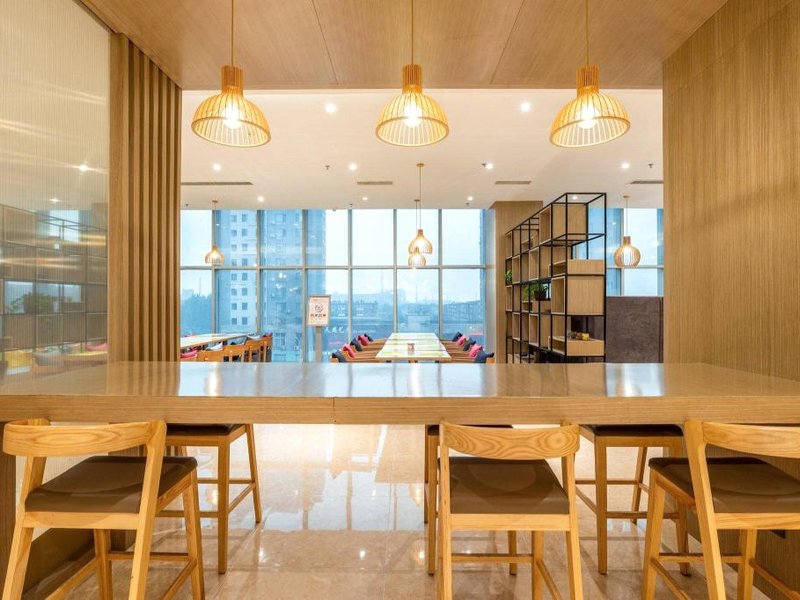 ホリデイ イン エクスプレス アンシャン ダウンタウン バイ IHG (Holiday Inn Express Anshan Downtown By IHG)の写真